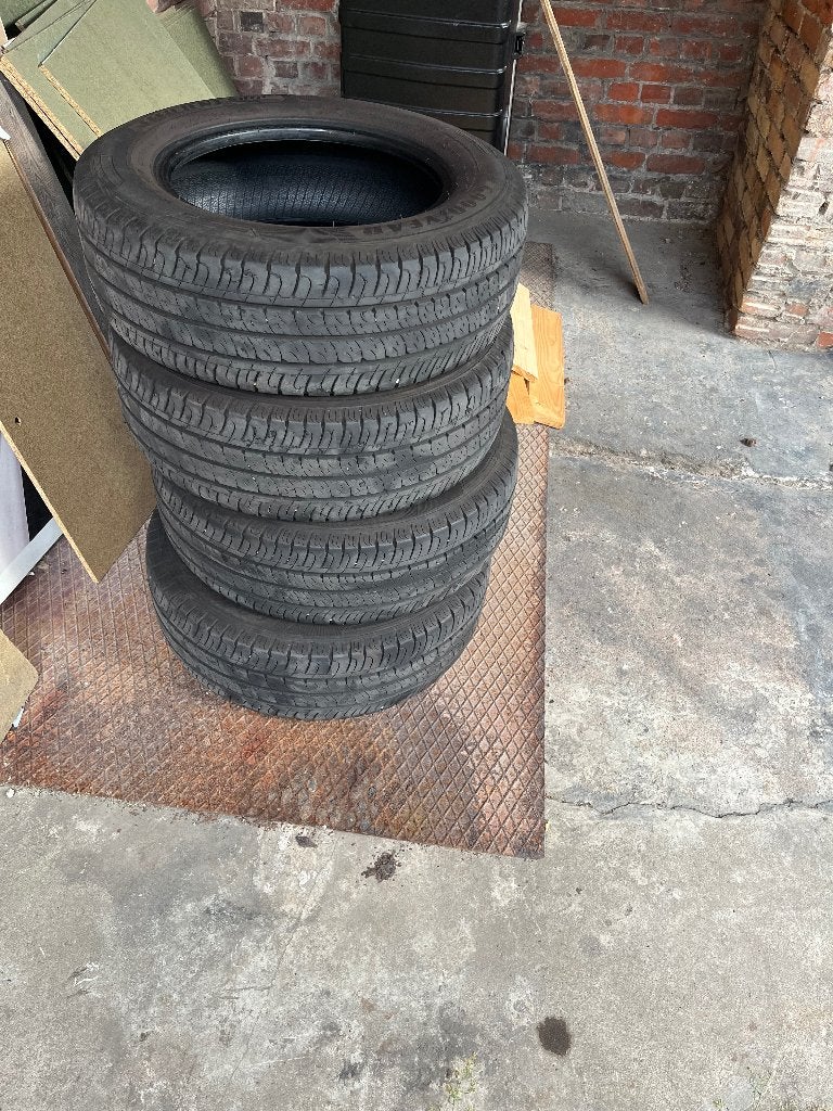 pneus de voiture, Autos : Pièces & Accessoires, 215 mm, 16 pouces, Pneus été, Véhicule utilitaire