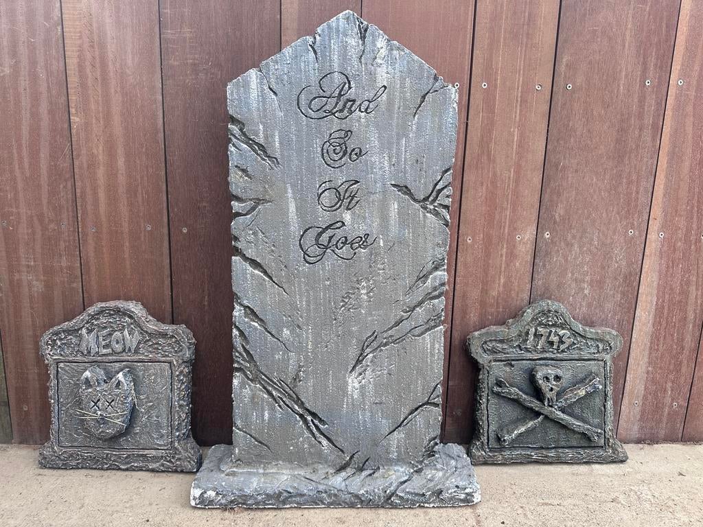 Creepy Halloween grafstenen – handgemaakt – set van 3, Hobby en Vrije tijd, Ophalen, Gebruikt, Versiering