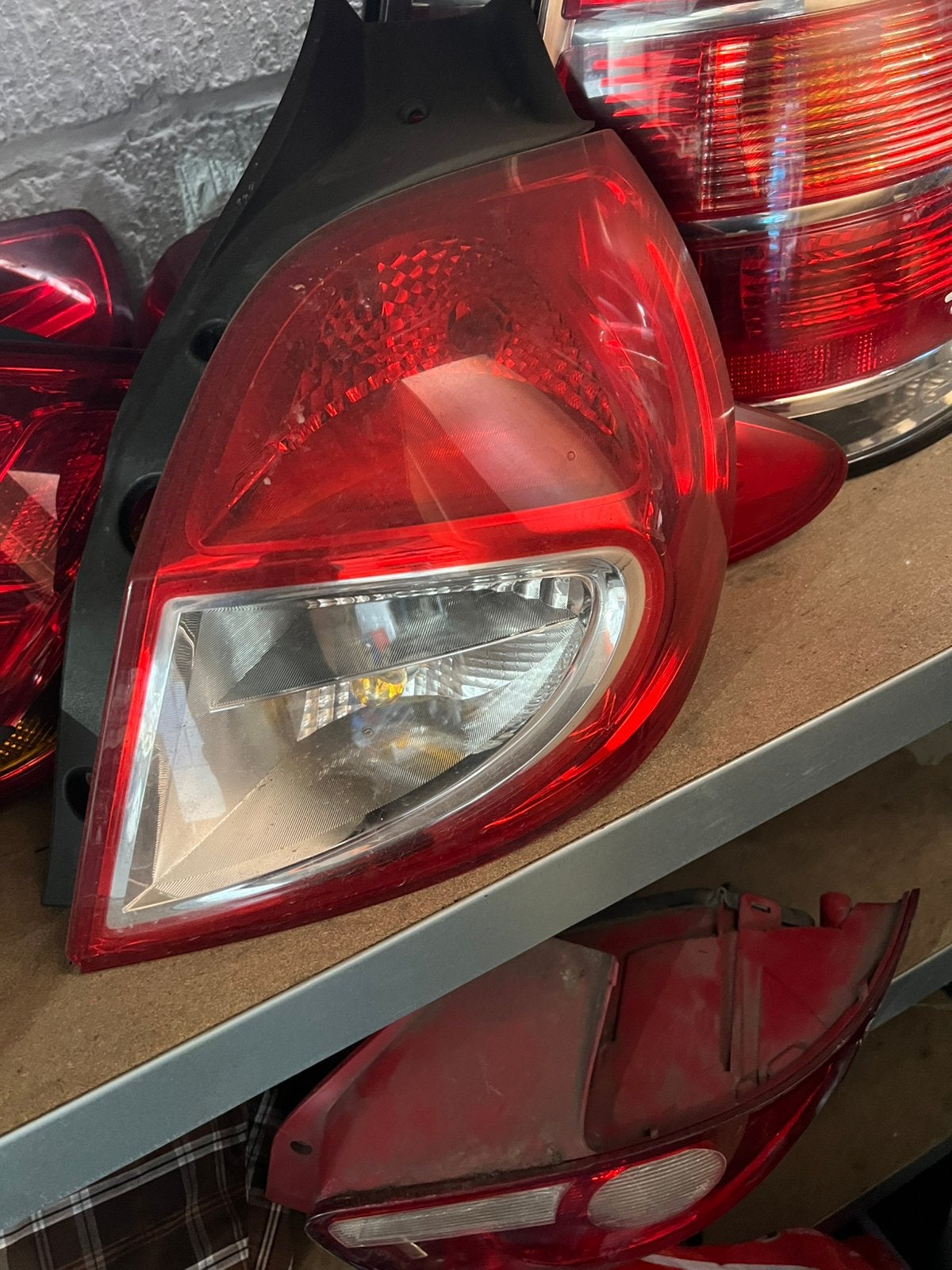 Renault clio 3 phare arrière, Autos : Pièces & Accessoires, Enlèvement, Renault