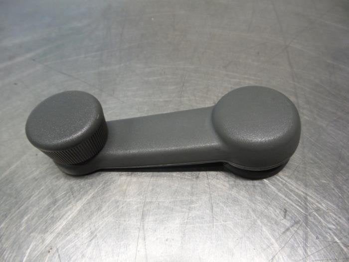 Manivelle de vitre d'un Opel Agila (Agila 00-), -, Opel, Utilisé, -
