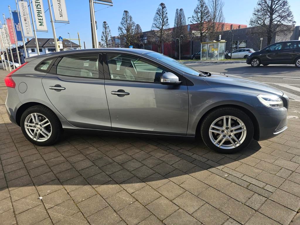Volvo V40 T2 benzine, Euro 6, 4 cilinders, Bedrijf, 5 deurs