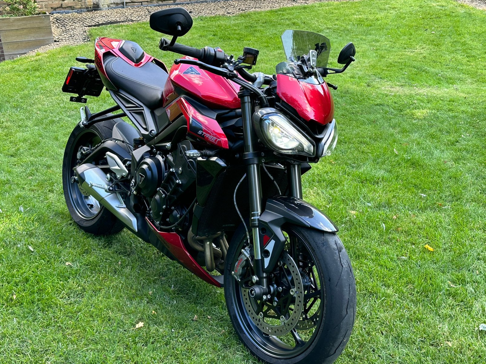 Triumph Street Triple 765RS, Plus de 35 kW, 3 cylindres, 765 cm³, Poignées chauffantes