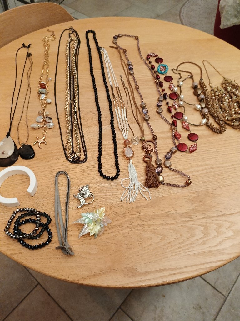 Colliers , halskettingen, Bijoux, Sacs & Beauté, Enlèvement, Utilisé, Autres couleurs, Autres matériaux