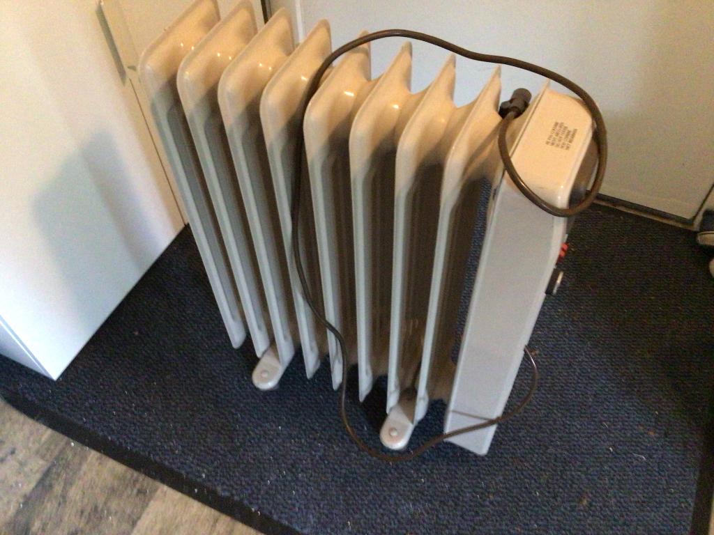Radiateur bain d’huile Calor, Bricolage & Construction, Chauffage & Radiateurs, 800 watts ou plus, Moins de 60 cm, Comme neuf