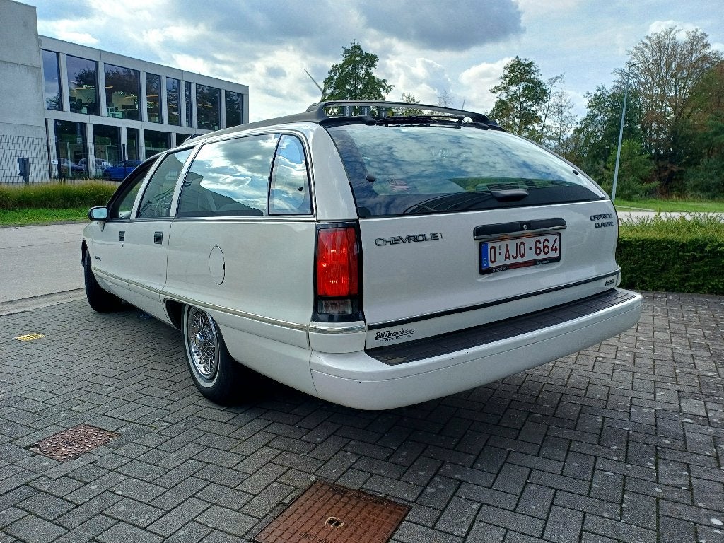 chevrolet caprice classic**5,7L v8**oldtimer**, Auto's, Automaat, 4 deurs, 8 cilinders, Wit