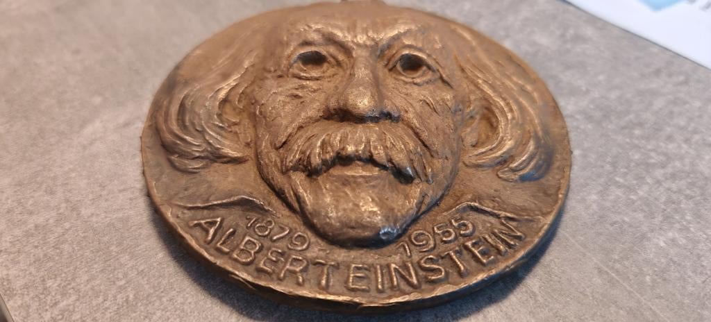 Albert Einstein, 555gr heel large Bronze mooi medaille E=mc2, Enlèvement ou Envoi, Bronze
