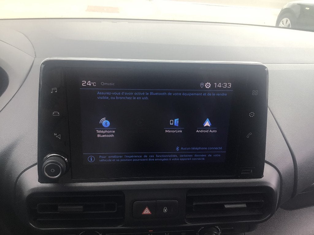 peugeot partner 100pk 2024 3plaatsen full/option 14650e ex, Auto's, Parkeersensor, Stof, 4 cilinders, Zwart