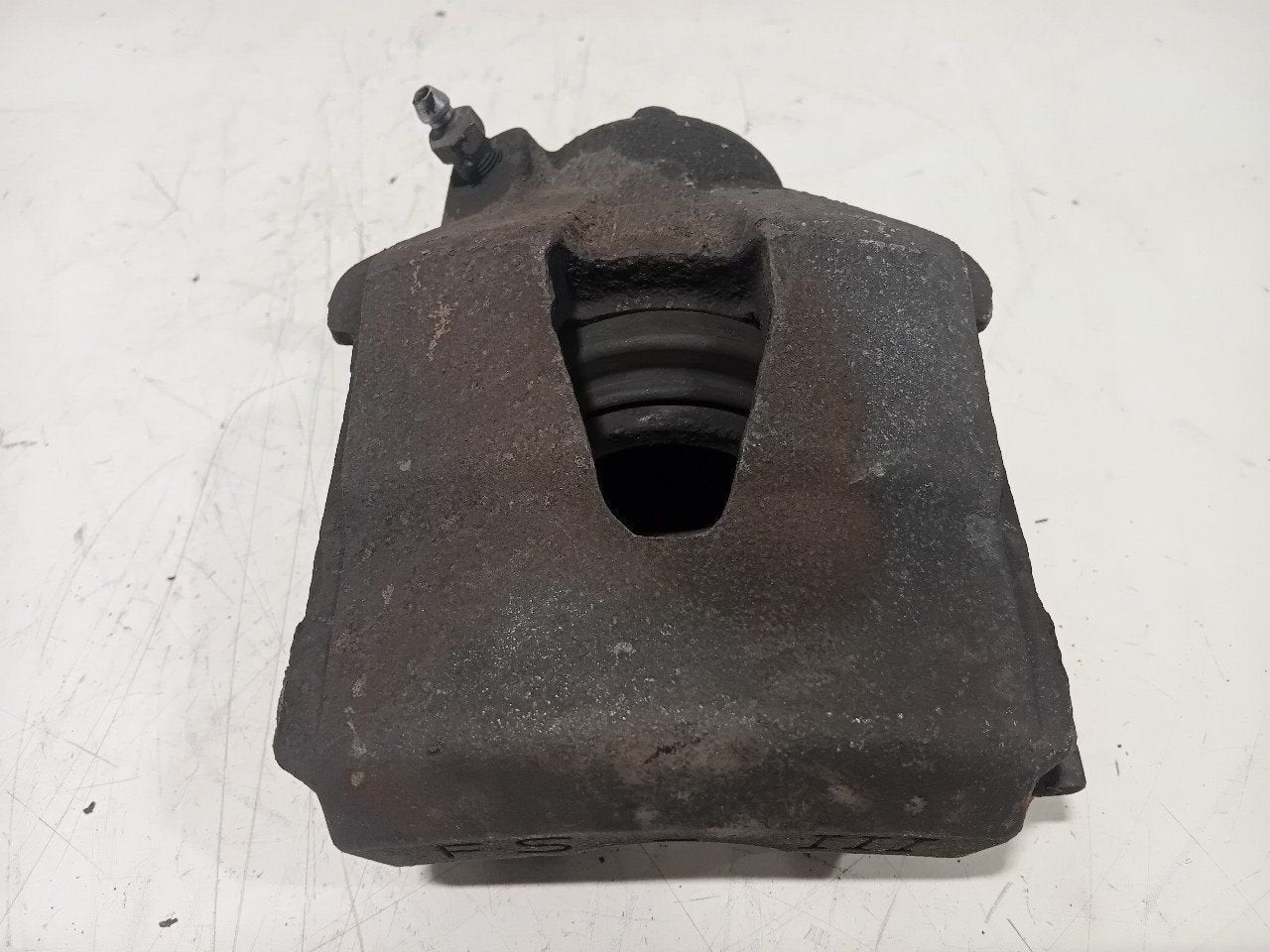 Remklauw rechts voor Volkswagen Golf, Onderdelen@venauto.nl, Van der Ven Autorecycling B.V., Ettenseweg 76, 4706 PB Roosendaal, The Netherlands