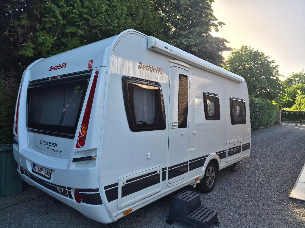 DETHLEFFS AVANTGARDE 460 CUILLÈRES À SOUPE, Caravanes & Camping, Jusqu'à 4, Poêle, Particulier, Dethleffs