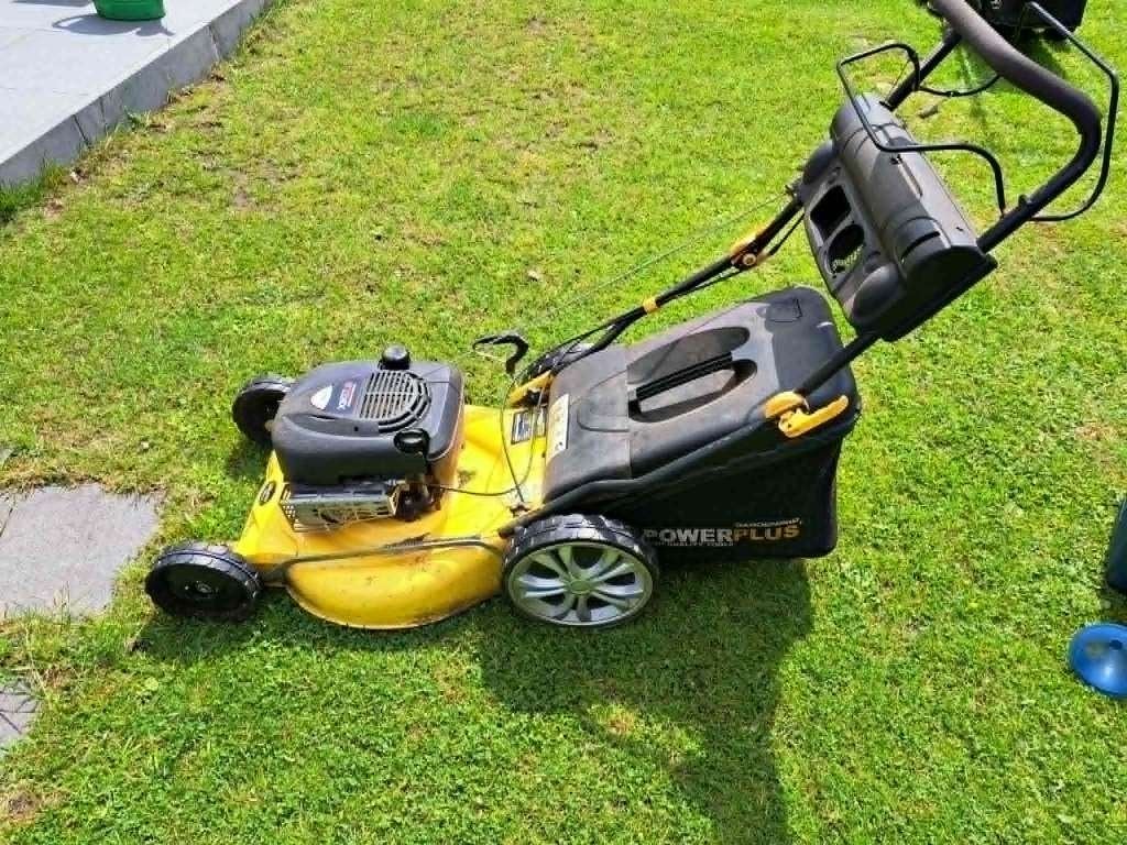 Benzine grasmaaier power plus 675 / 56 cm maaibreedte!, Ophalen, Cirkelmaaier, Gebruikt, Opvangbak