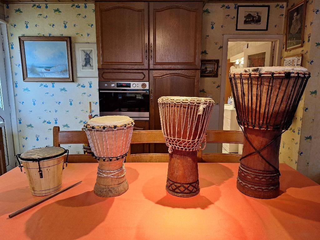 Bongo : tambour à main traditionnel cubain en très bon état, Enlèvement, Comme neuf, Tambour
