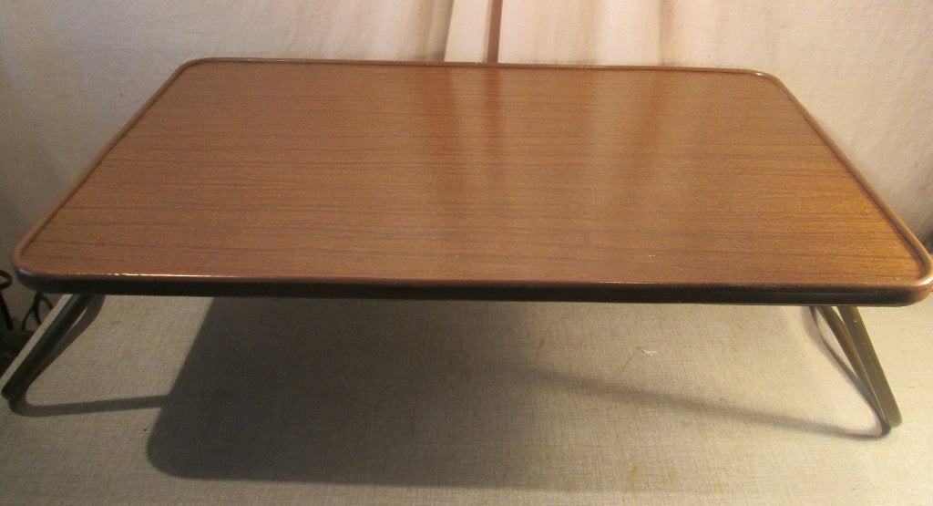 Belle table de lit rétro avec pieds pliables, Divers, Enlèvement ou Envoi, Comme neuf
