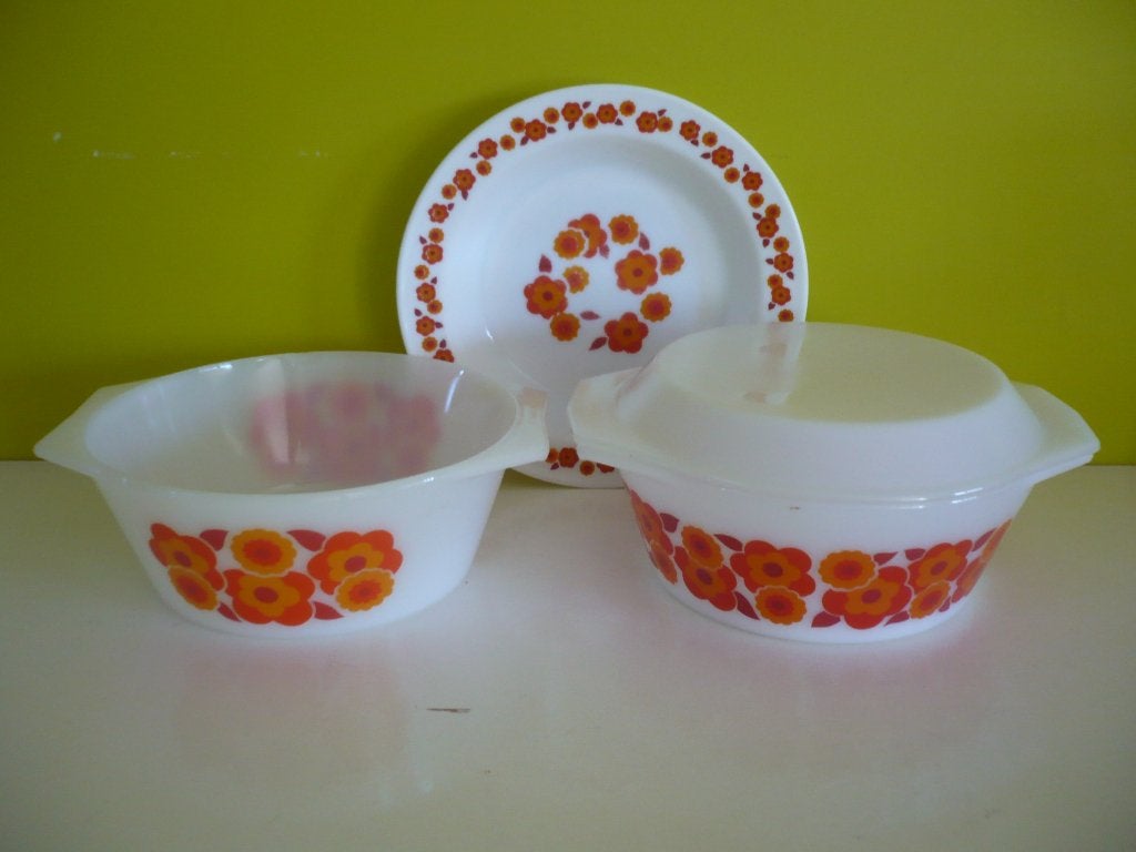 2 vintage ovenschotels kommen + soepbord arcopal lotusbloem, Ophalen of Verzenden, Huis en Inrichting