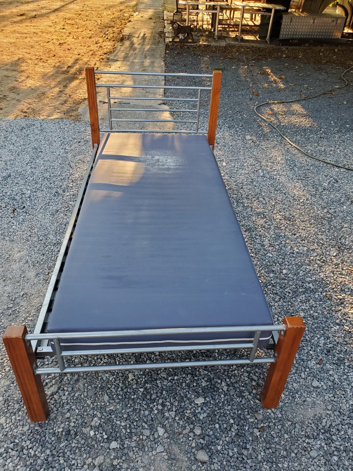 Lit  plus matelas une personne., Enlèvement, Une personne, Matelas