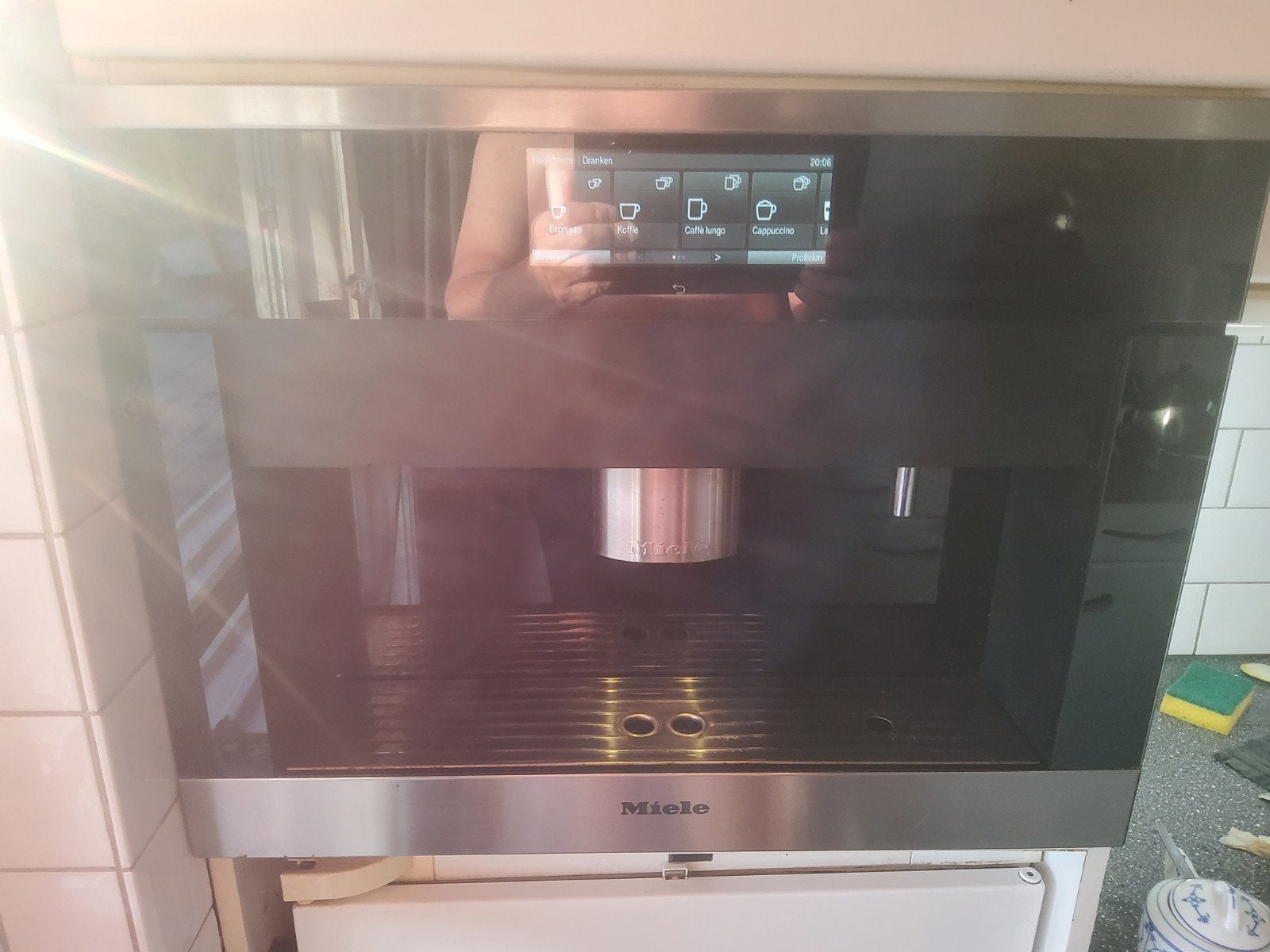 Miele inbouw koffieautomaat CVA 6800
Miele inbouw koffiezeta, Ophalen