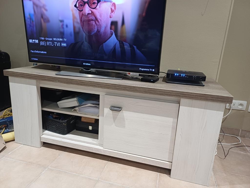 Meuble tv .possibilité de livraison dans la région de liège., Enlèvement