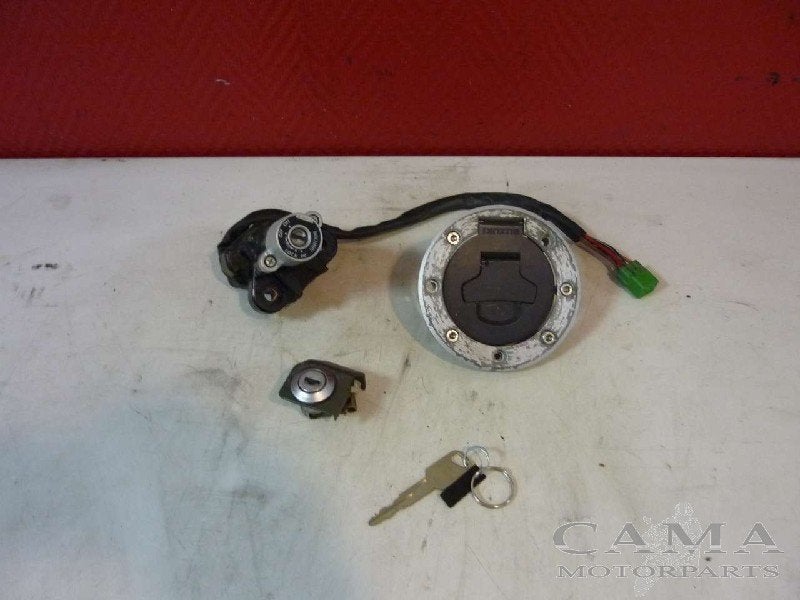 ENSEMBLE DE VERROU ET CYLINDRE DE PORTES Suzuki, Dhr. S. di Majo, Utilisé, Info@cama-motorparts.nl, P.J. Troelstraweg 8 8
3144 CX  MAASSLUIS, NL