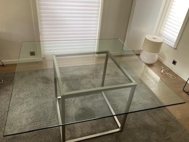 Glazen tafel 1.40 x 1.40   6 tot 8 personen, Ophalen, Vierkant, Zo goed als nieuw, Vijf personen of meer