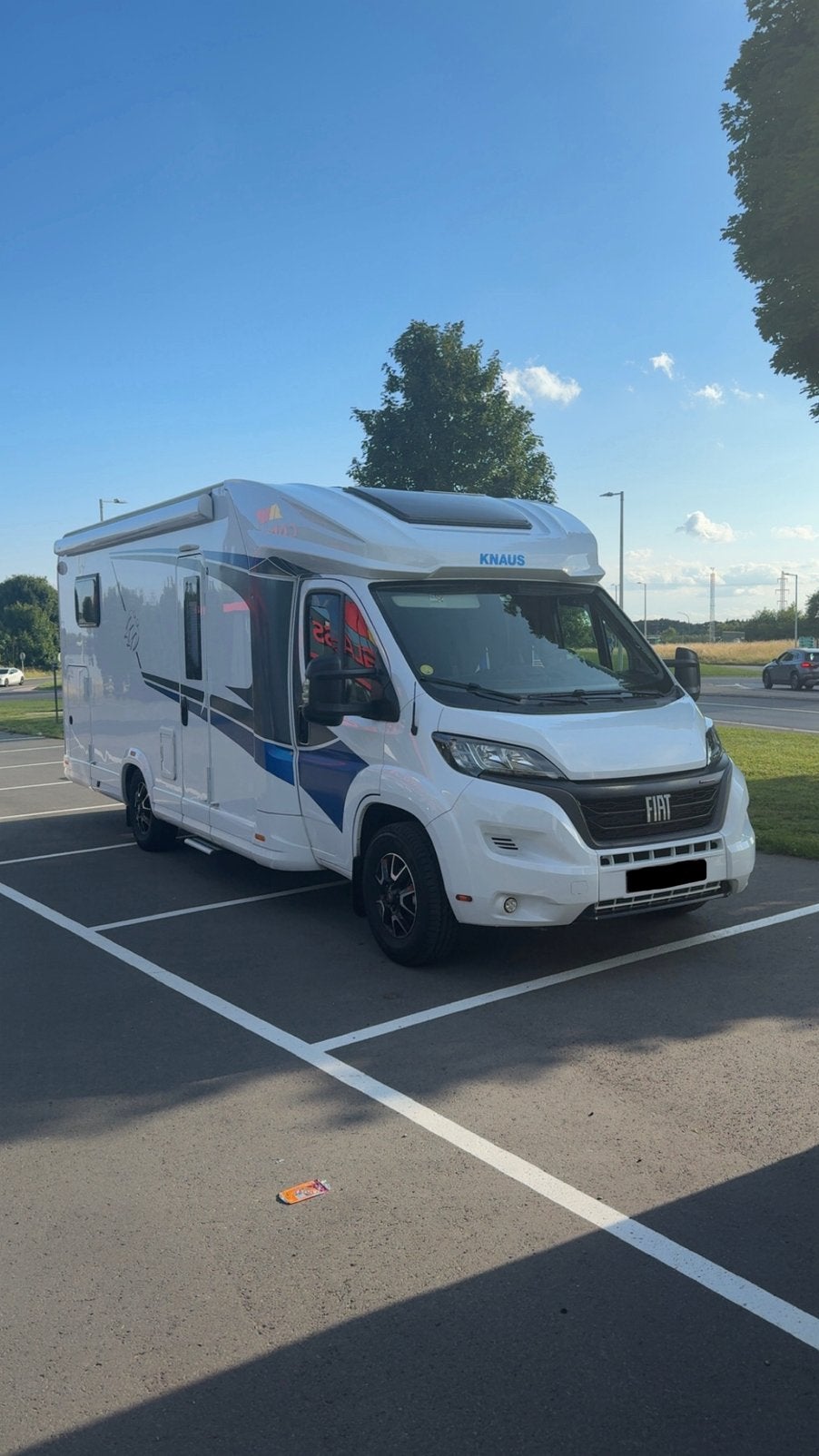 Knaus live wave 700, Jusqu'à 4, 6 à 7 mètres, ESP - Contrôle de stabilité, Toilette à cassette