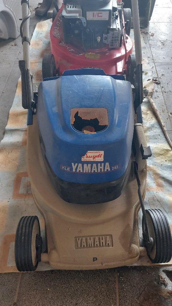 Elec grasmachien, Ophalen, Gebruikt, Elektrische grasmaaier, Yamaha