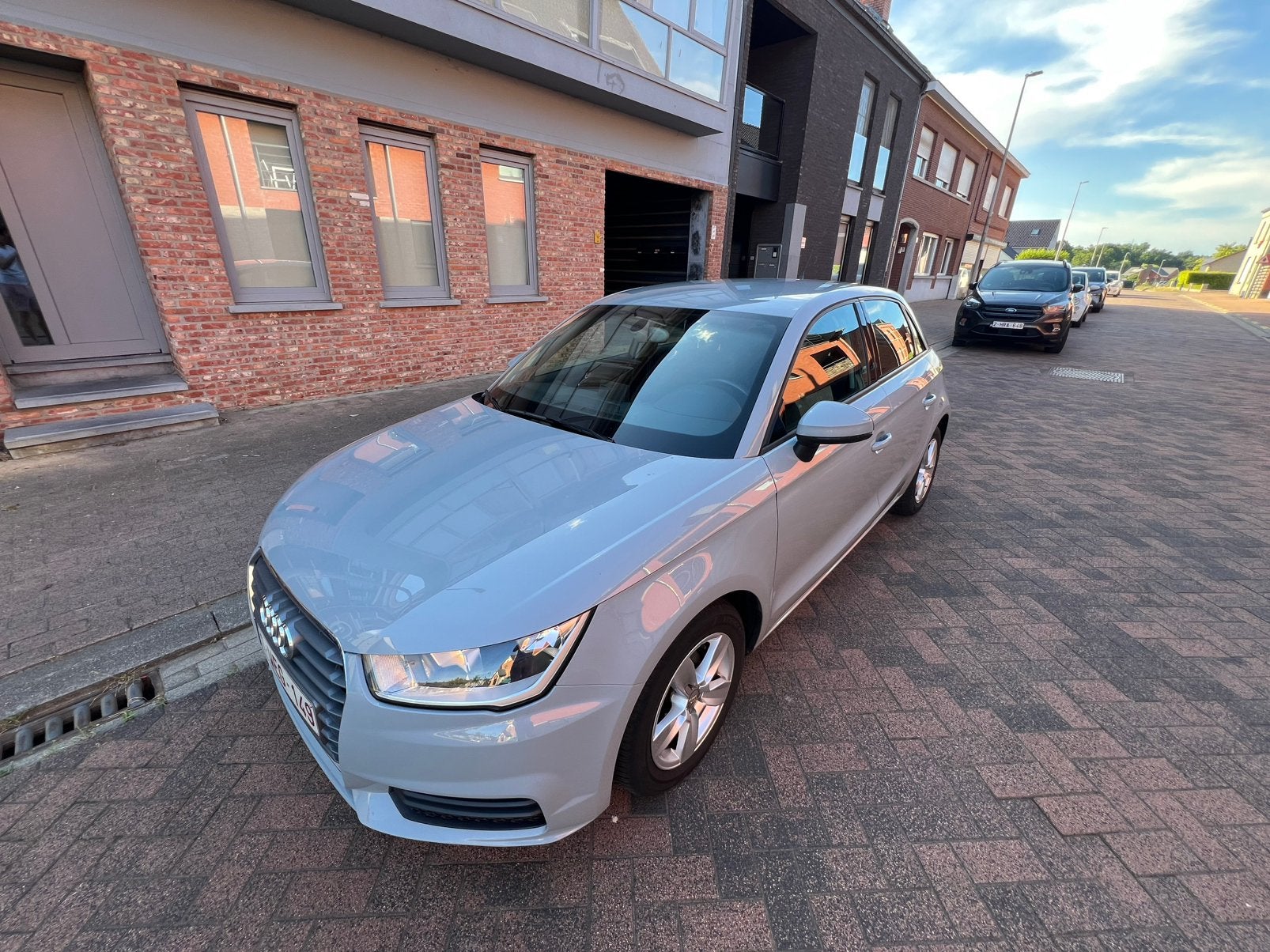 Audi A1 sportback 1.0 tfsi, Autos, Audi, Argent ou Gris, Achat, Euro 6, Noir