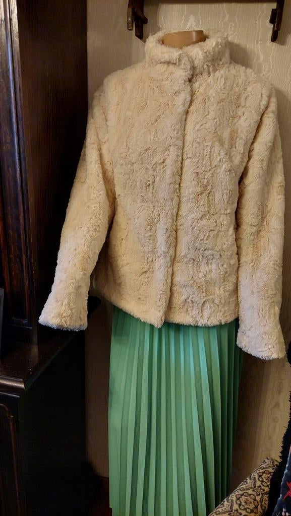Veste fourrure beige avec col ou sans col voire photos, Kleding | Dames, Jassen | Winter, Ophalen, Zo goed als nieuw, Beige