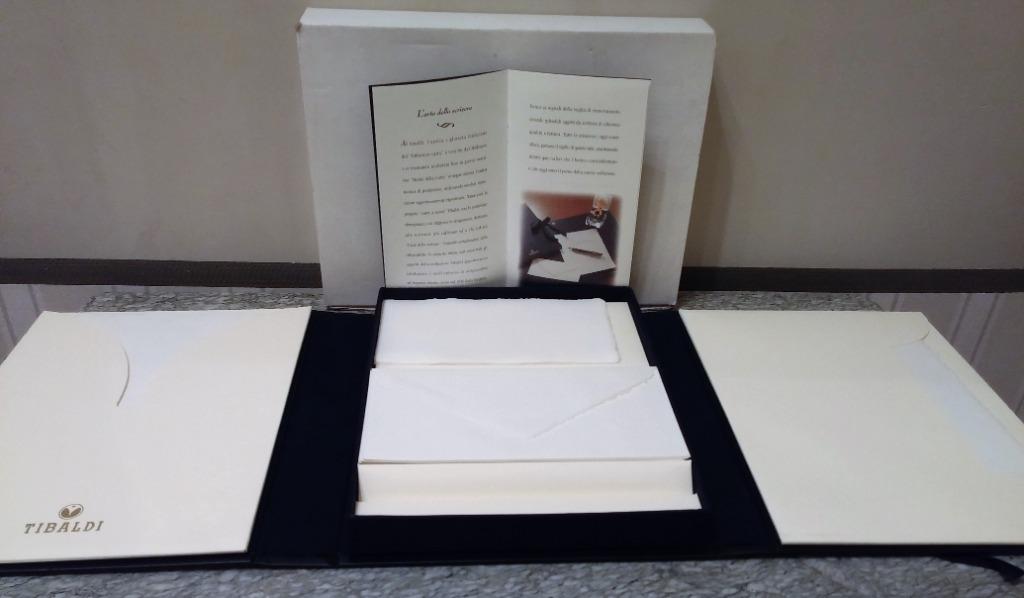 Handgeschept papier in Luxe lederen schrijfset Tibaldi, Diversen, Papierwaren, Ophalen of Verzenden, Nieuw