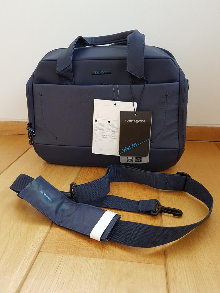 NOUVEAU Sac ordinateur bleu Samsonite 14.1", Informatique & Logiciels, Sacoches d'ordinateur portable, Neuf, Sac à bandoulière