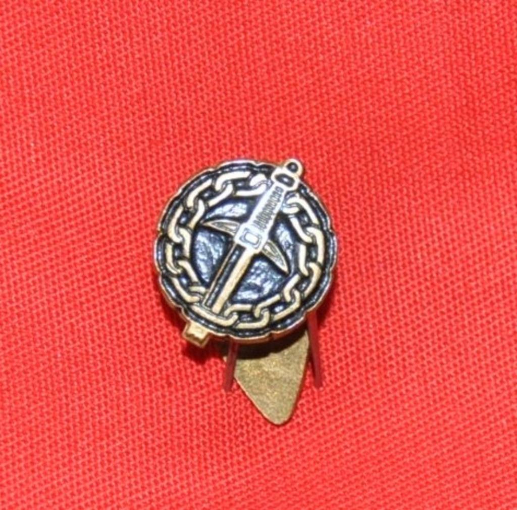 boutonnière prisonnier de guerre (1), Ophalen of Verzenden, Overige soorten, Lintje, Medaille of Wings