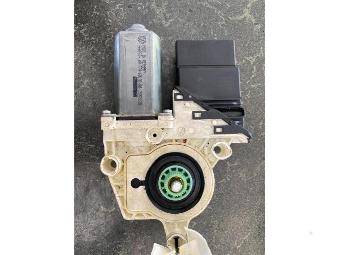 Moteur de vitre portière d'un Volkswagen Golf, Enlèvement ou Envoi, 3 mois de garantie, Utilisé, Volkswagen