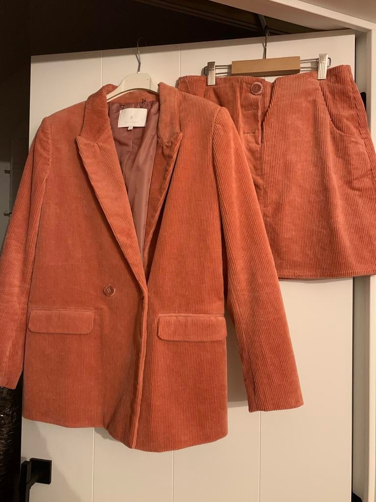 Perzikkleurig velours set vest en rok scalpers, Ophalen of Verzenden, Zo goed als nieuw