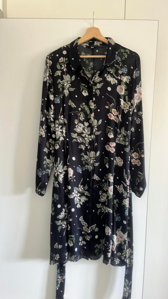 Kleed zwart met bloemen “Cortefiel”  xl, Ophalen of Verzenden, Zo goed als nieuw, Zwart