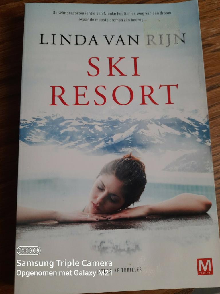 Linda van Rijn - Ski resort, Boeken, Ophalen of Verzenden, Zo goed als nieuw, Linda van Rijn