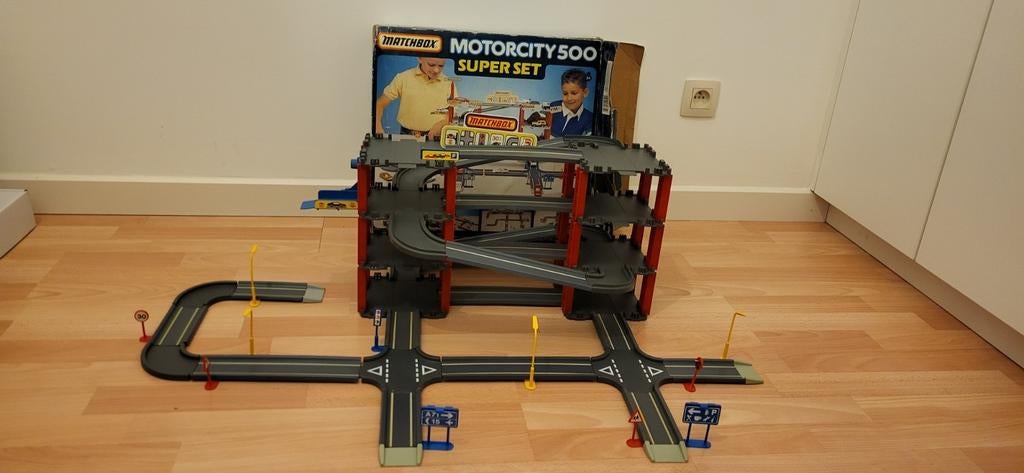 Matchbox motorcity 500, Ophalen of Verzenden, Gebruikt