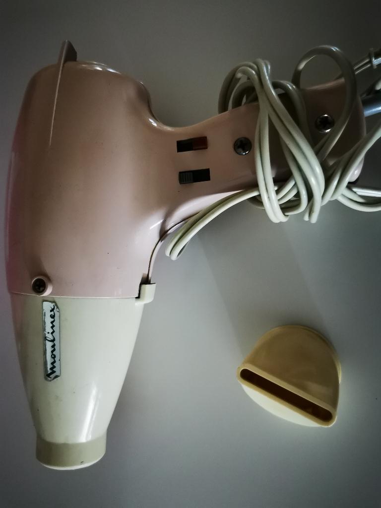 VINTAGE - sèche cheveux moulinex, Enlèvement ou Envoi