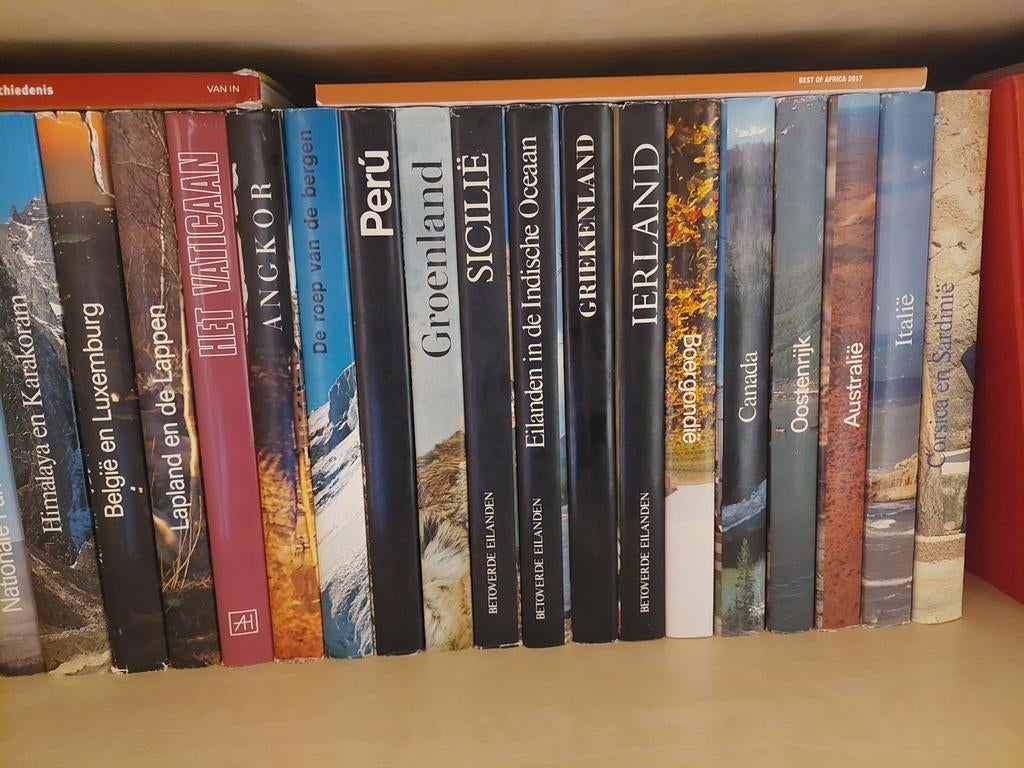 Boeken van verschillende landen, Ophalen, Zo goed als nieuw