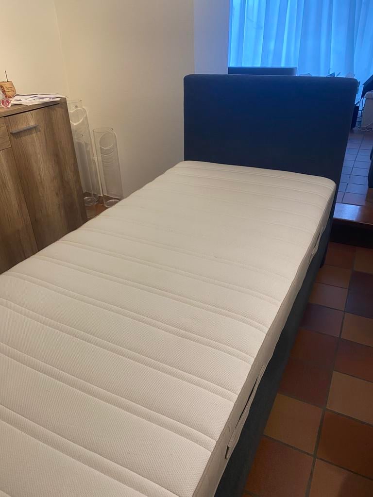 Eenpersoonsbed met HAMARVIK matras 90x200, Huis en Inrichting, Ophalen, Zo goed als nieuw