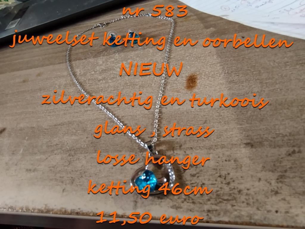 583. Parure de bijoux : collier et boucles d'oreilles, NEUF,, Bijoux, Sacs & Beauté, Colliers, Autres matériaux, Bleu, Envoi, Neuf