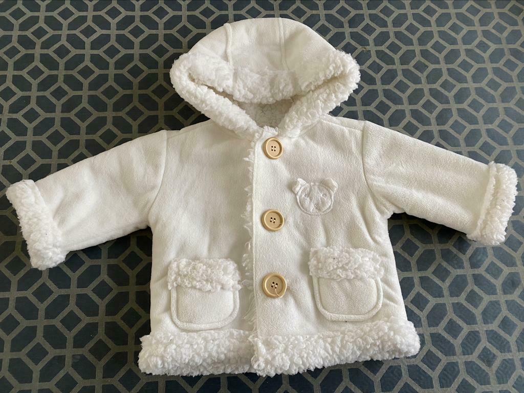 Babyjasje wit maat 56 (valt ruim), Kinderen en Baby's, Ophalen of Verzenden, Zo goed als nieuw, Meisje, Jasje