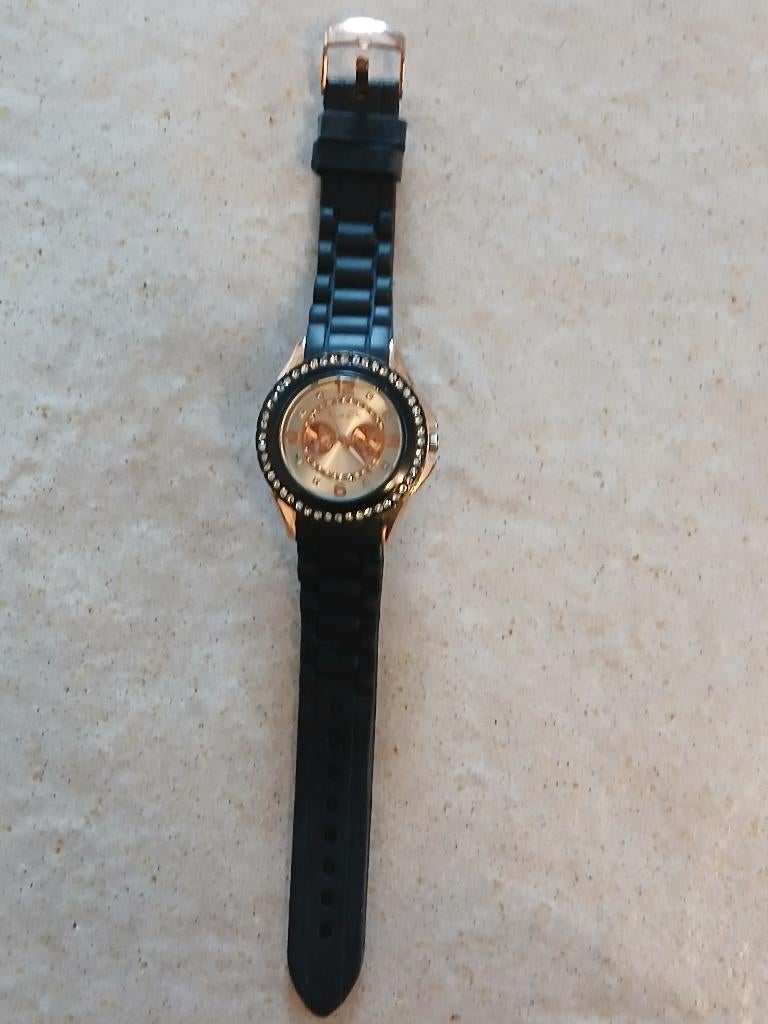 Montre pour femme avec cadran doré, Montre-bracelet, Enlèvement ou Envoi, Synthétique, Acier