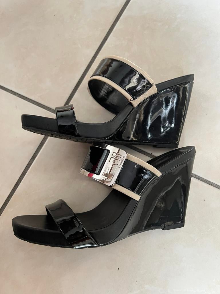 Mules compensées Calvin Klein pointure 38, Porté, Calvin Klein, Noir, Sandales et Mûles