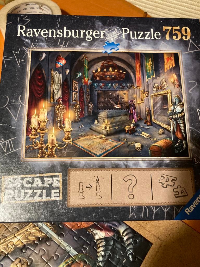 Escape puzzel   ‘In het vampierenslot’, Enlèvement ou Envoi, Comme neuf