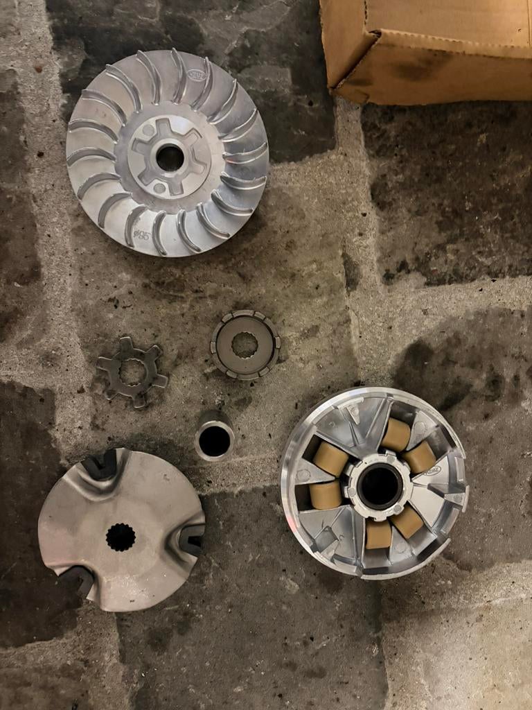 Complete vario set met vliegwiel nieuw ! Booster, Fietsen en Brommers, Ophalen, Zo goed als nieuw, Blok, Yamaha