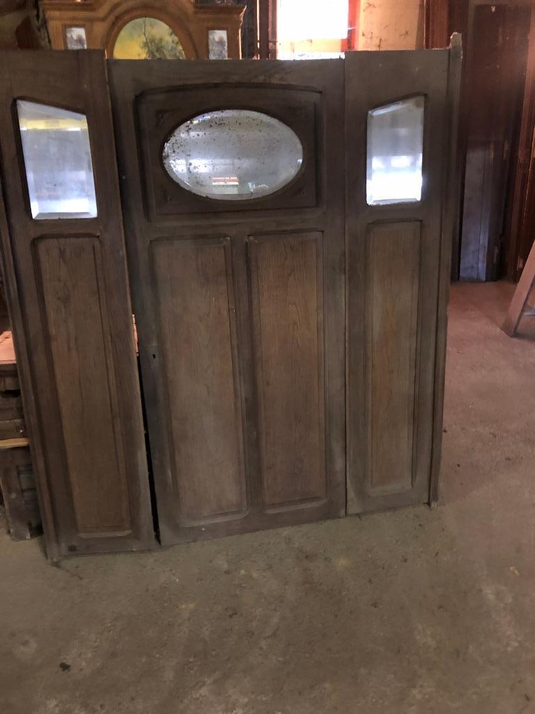 Kleerkast met werk, driedeurs ,zware eik  196hx154bx53 diep, Antiek en Kunst, Ophalen