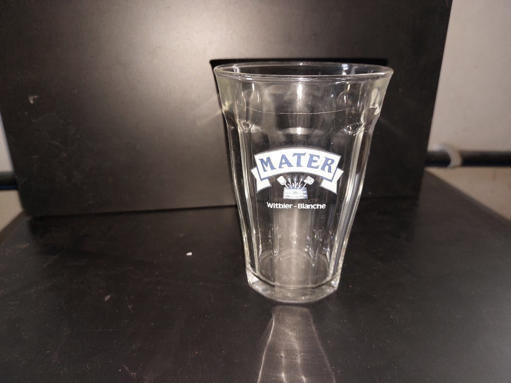 Bierglas Mater wit bier, Ophalen of Verzenden, Zo goed als nieuw, Bierglas