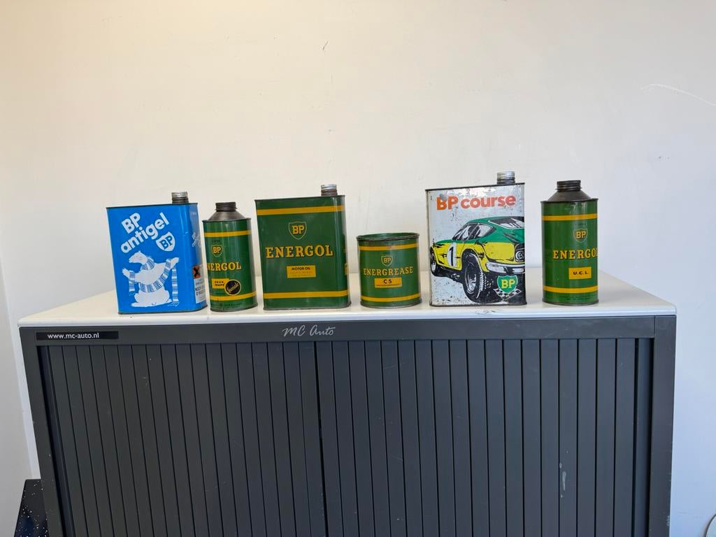 Diverse oude BP garage olie blikken, Verzamelen, Ophalen of Verzenden, Gebruikt, Verpakking