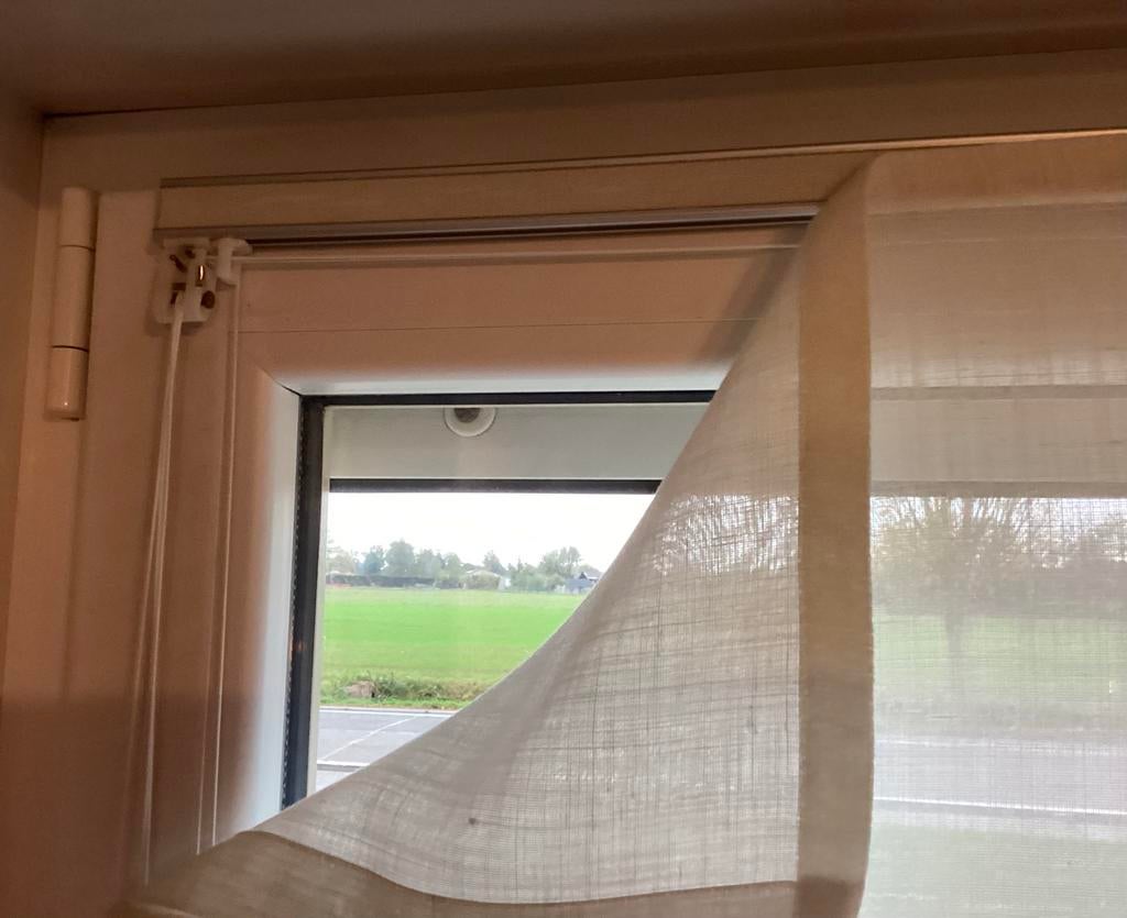 5 American stores beige met optreksysteem op raam, Huis en Inrichting, Stoffering | Gordijnen en Lamellen, Ophalen, Gebruikt, 100 tot 150 cm