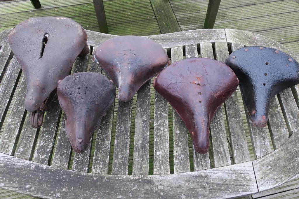 5 Antieke fiets zadel te koop., Enlèvement ou Envoi, Utilisé, Selle