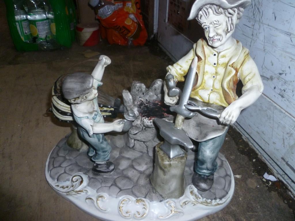 MOOI BISCUIT BEELD  SMID, Antiek en Kunst, Ophalen of Verzenden