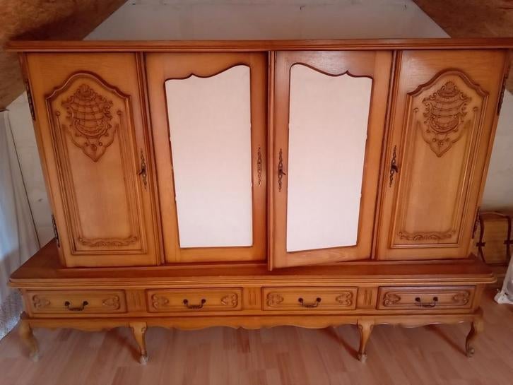 Vintage Eetkamer bretoens tafel 4 stoelen en 2 kasten, Ophalen